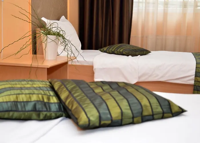 索伯纳酒店 2* 瓦爾納